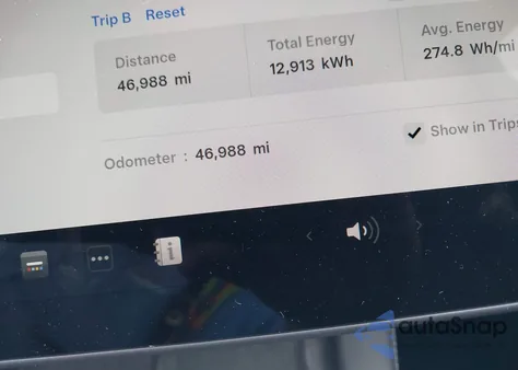 2023 Tesla Model Y Awd/Long Range Dual Motor All-Wheel Drive z USA, uszkodzony, nr VIN 7SAYGDEE1PA189618